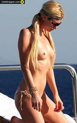 paris hilton fap nude naked tits boobs nipples topless Foto